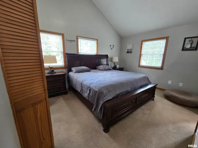 $390,000 | 21885 North Tea Rose Lane, Texico, IL 62889