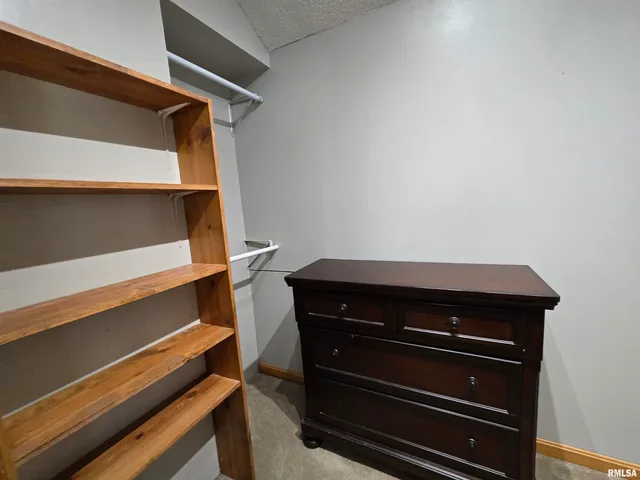 $390,000 | 21885 North Tea Rose Lane, Texico, IL 62889