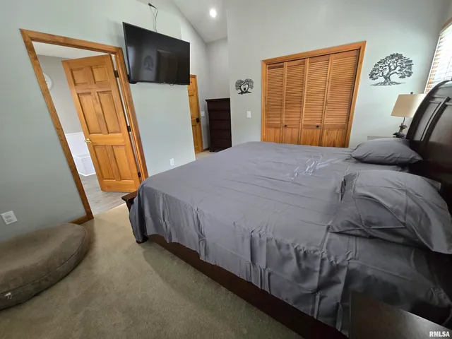 $390,000 | 21885 North Tea Rose Lane, Texico, IL 62889