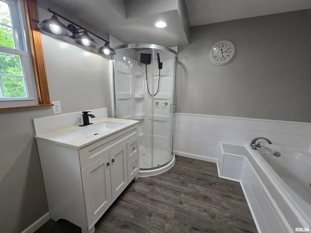 $390,000 | 21885 North Tea Rose Lane, Texico, IL 62889