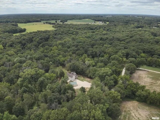 $390,000 | 21885 North Tea Rose Lane, Texico, IL 62889