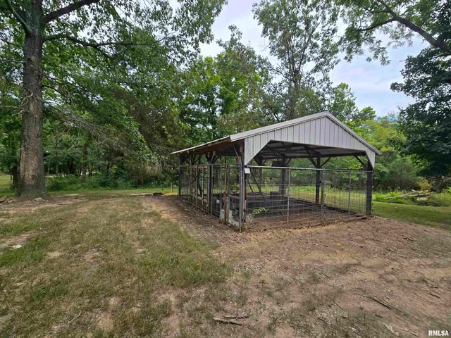 $390,000 | 21885 North Tea Rose Lane, Texico, IL 62889
