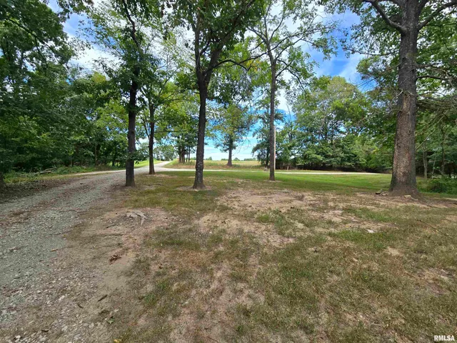 $390,000 | 21885 North Tea Rose Lane, Texico, IL 62889