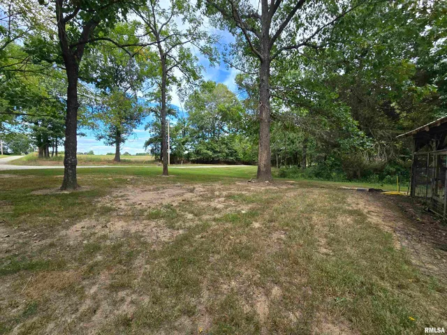 $390,000 | 21885 North Tea Rose Lane, Texico, IL 62889