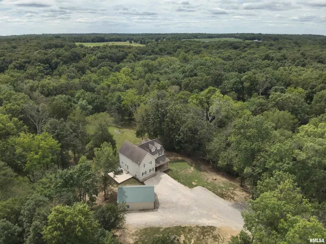 $390,000 | 21885 North Tea Rose Lane, Texico, IL 62889