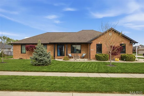 $369,900 | 13976 Lincoln Drive, Breese, IL 62230