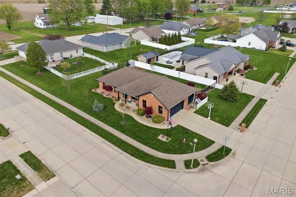 $364,900 | 13976 Lincoln Drive, Breese, IL 62230