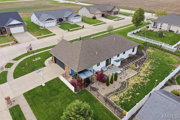 $364,900 | 13976 Lincoln Drive, Breese, IL 62230