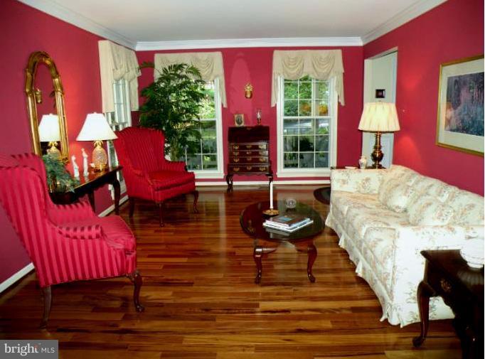 11896 Fawn Ridge Lane Reston, VA 20194 - Photo 20 of 27 LIVING ROOM WITH HARDWOOS