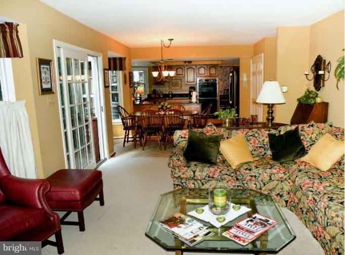 11896 Fawn Ridge Lane Reston, VA 20194 - Photo 21 of 27 FAIMLY ROOM