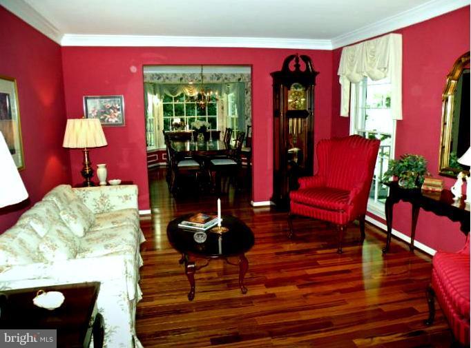 11896 Fawn Ridge Lane Reston, VA 20194 - Photo 5 of 27 LIVING ROOM WITH HARDWOODS