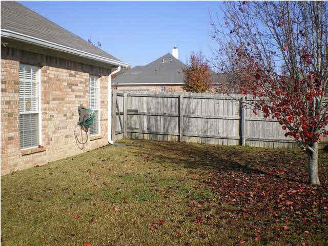 112 Ridgefield Drive Madison, MS 39110 - Photo 20 of 22 Backyard