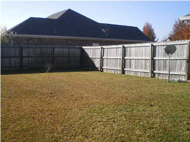 112 Ridgefield Drive Madison, MS 39110 - Photo 21 of 22 Backyard very good size