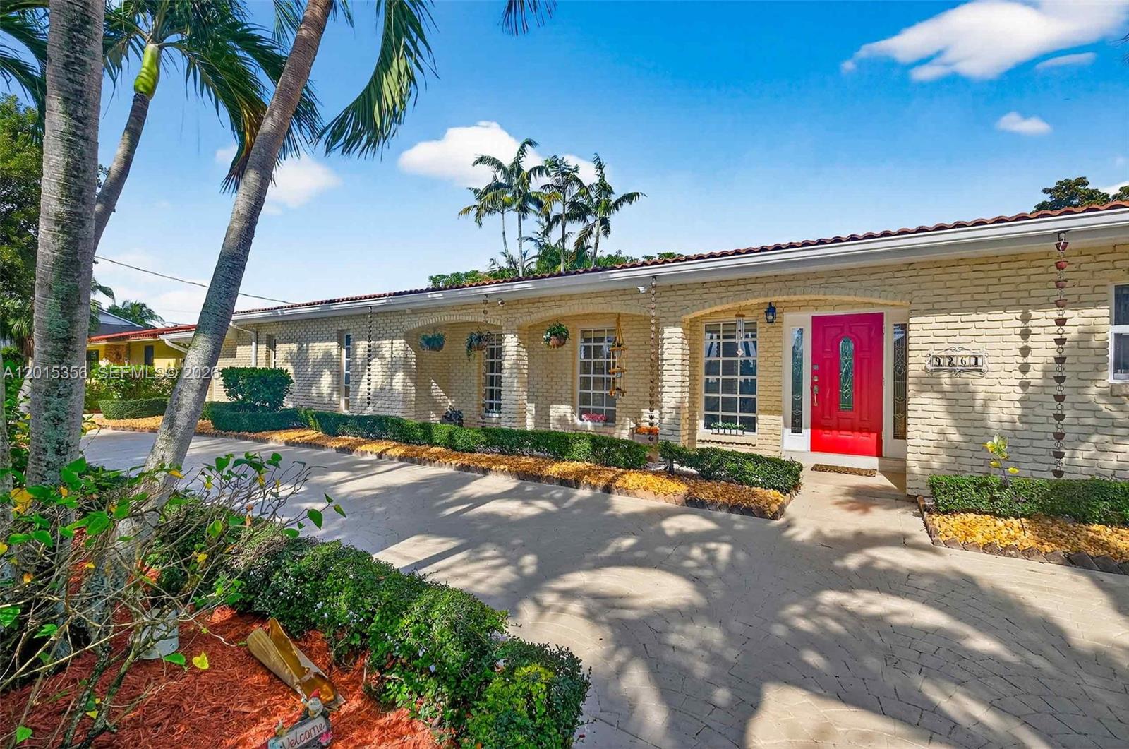 9261 Southwest 88th Street Miami, FL 33173 - Photo 3 of 55