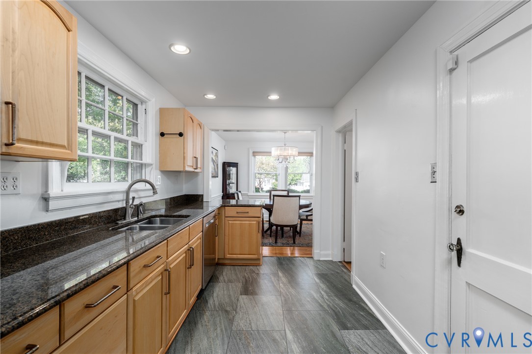 1103 Skipwith Road Henrico, VA 23229 - Photo 8 of 38