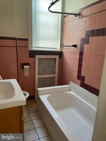 $1,600 | 2021 South Opal Street, Philadelphia, PA 19145