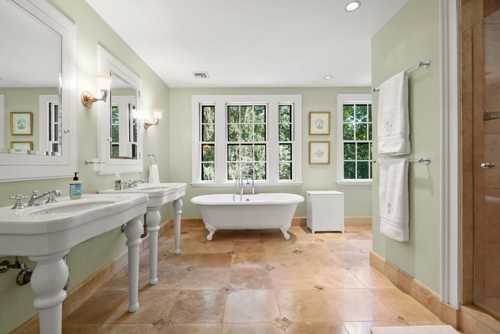 40 Glenoe Road Brookline, MA 02467 - Photo 14 of 28