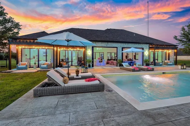 $999,000 | 255 Private Road 5941, Emory, TX 75440