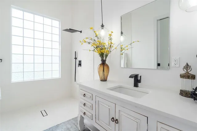 $999,000 | 255 Private Road 5941, Emory, TX 75440