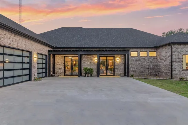 $999,000 | 255 Private Road 5941, Emory, TX 75440