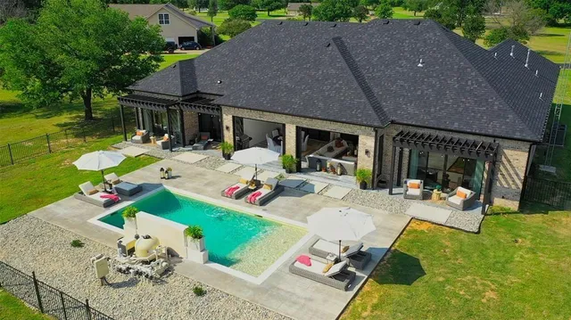 $999,000 | 255 Private Road 5941, Emory, TX 75440