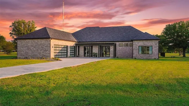 $999,000 | 255 Private Road 5941, Emory, TX 75440