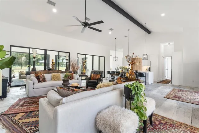 $999,000 | 255 Private Road 5941, Emory, TX 75440