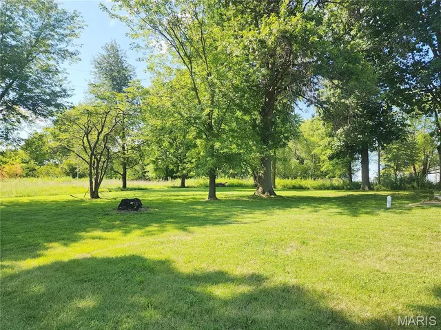 $52,250 | 808 Hickory Avenue, Shipman, IL 62685