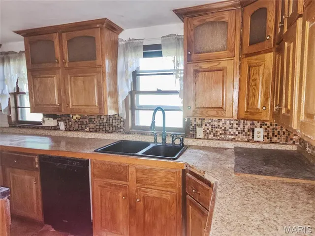 $52,250 | 808 Hickory Avenue, Shipman, IL 62685