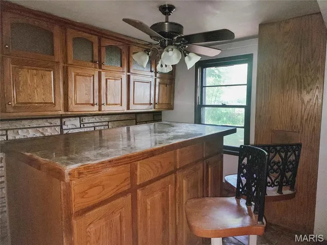 $52,250 | 808 Hickory Avenue, Shipman, IL 62685