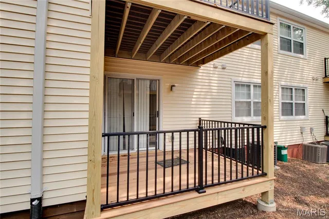 $149,900 | 9041 North Swan Circle, Brentwood, MO 63144