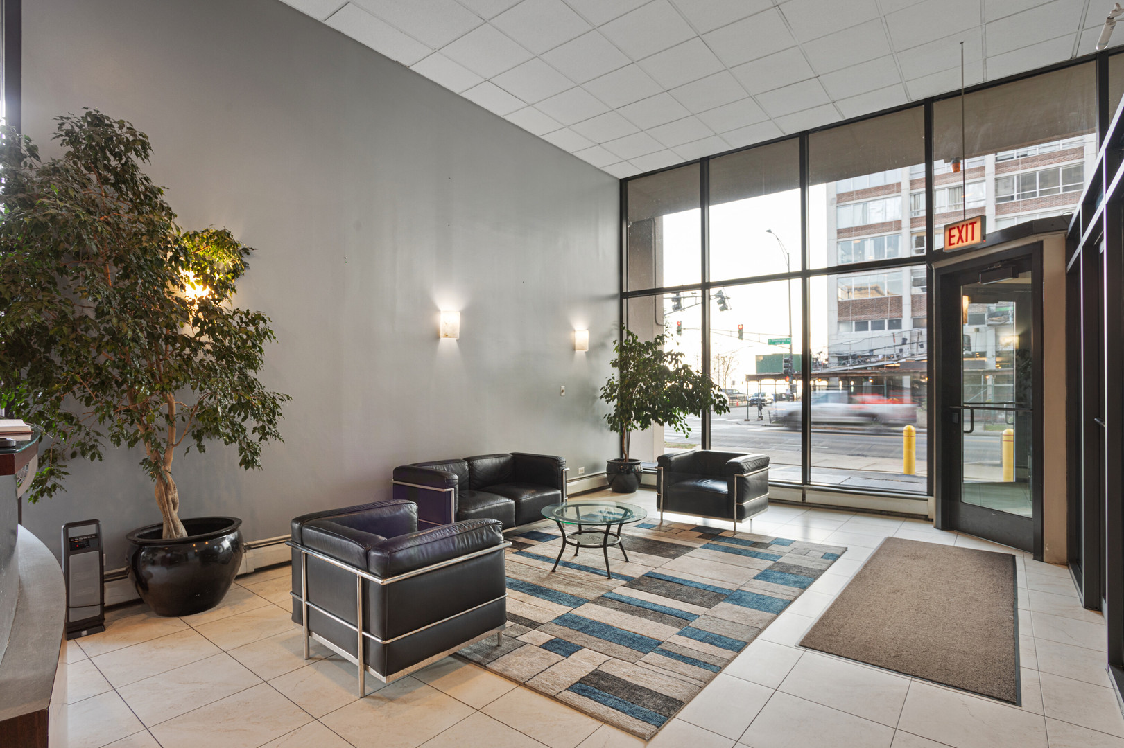 6166 North Sheridan Road, Unit 4J Chicago, IL 60660 - Photo 17 of 21 Gallery Image 17
