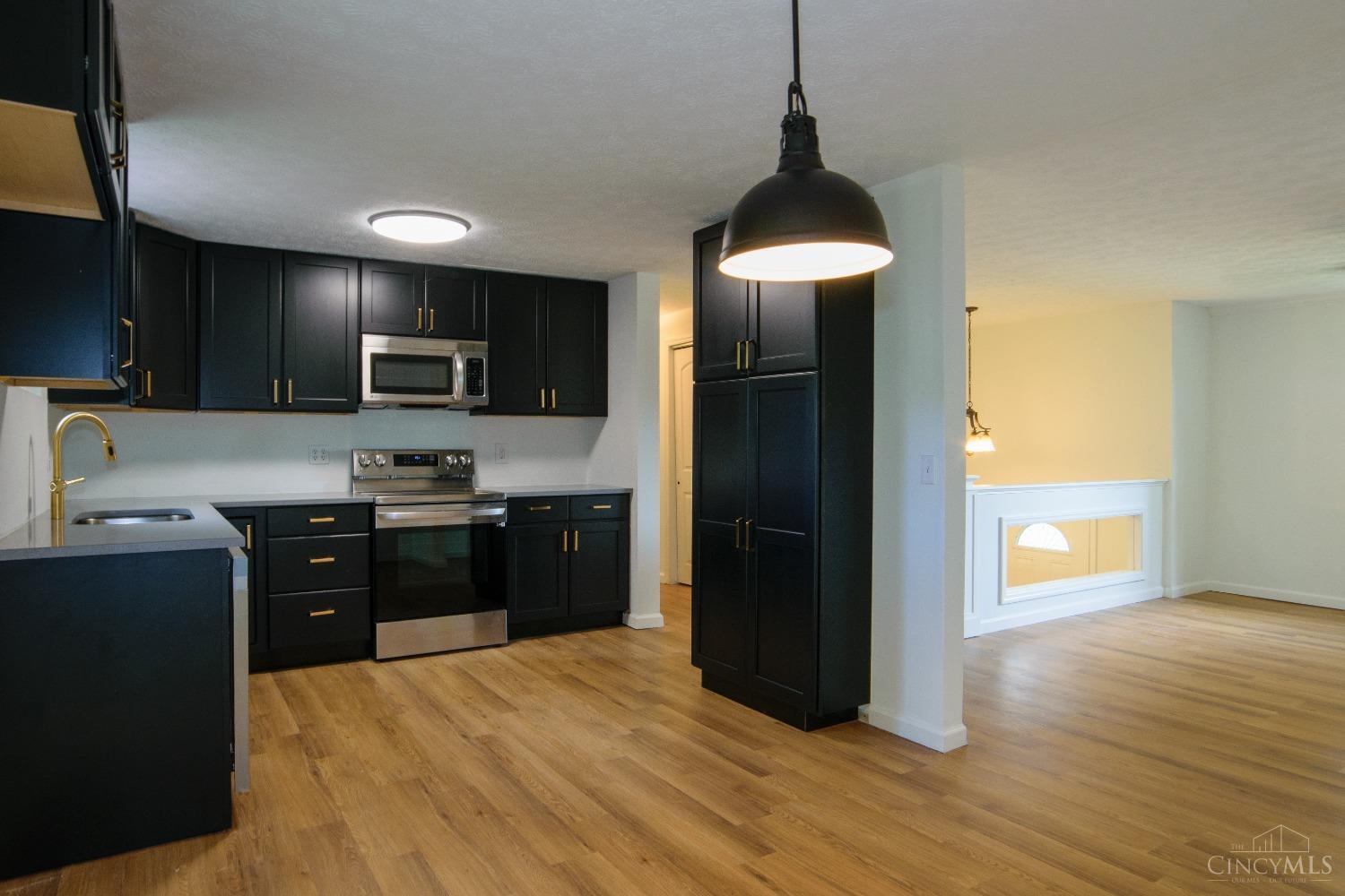 12115 Pippin Road Cincinnati, OH 45251 - Photo 11 of 41 Gallery Image 11