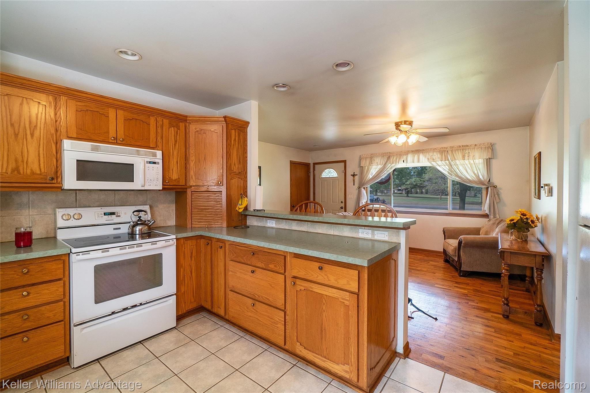 4077 West Ray Road Grand Blanc, MI 48439 - Photo 4 of 41 RayRd_4077_Kitchen 2.jpg