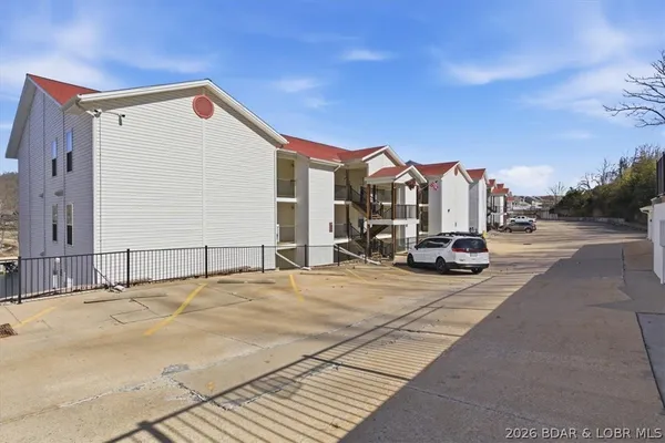 $329,900 | 40 Lighthouse Road, Unit 4204, Lake Ozark, MO 65049