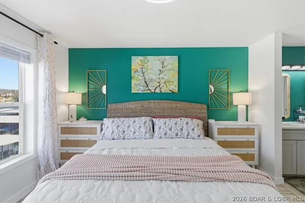 $329,900 | 40 Lighthouse Road, Unit 4204, Lake Ozark, MO 65049