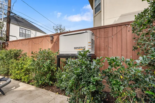 $1,900,000 | 4916 Valerie Street, Bellaire, TX 77401