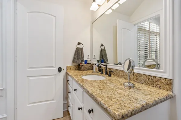 $1,900,000 | 4916 Valerie Street, Bellaire, TX 77401