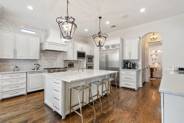 $1,900,000 | 4916 Valerie Street, Bellaire, TX 77401