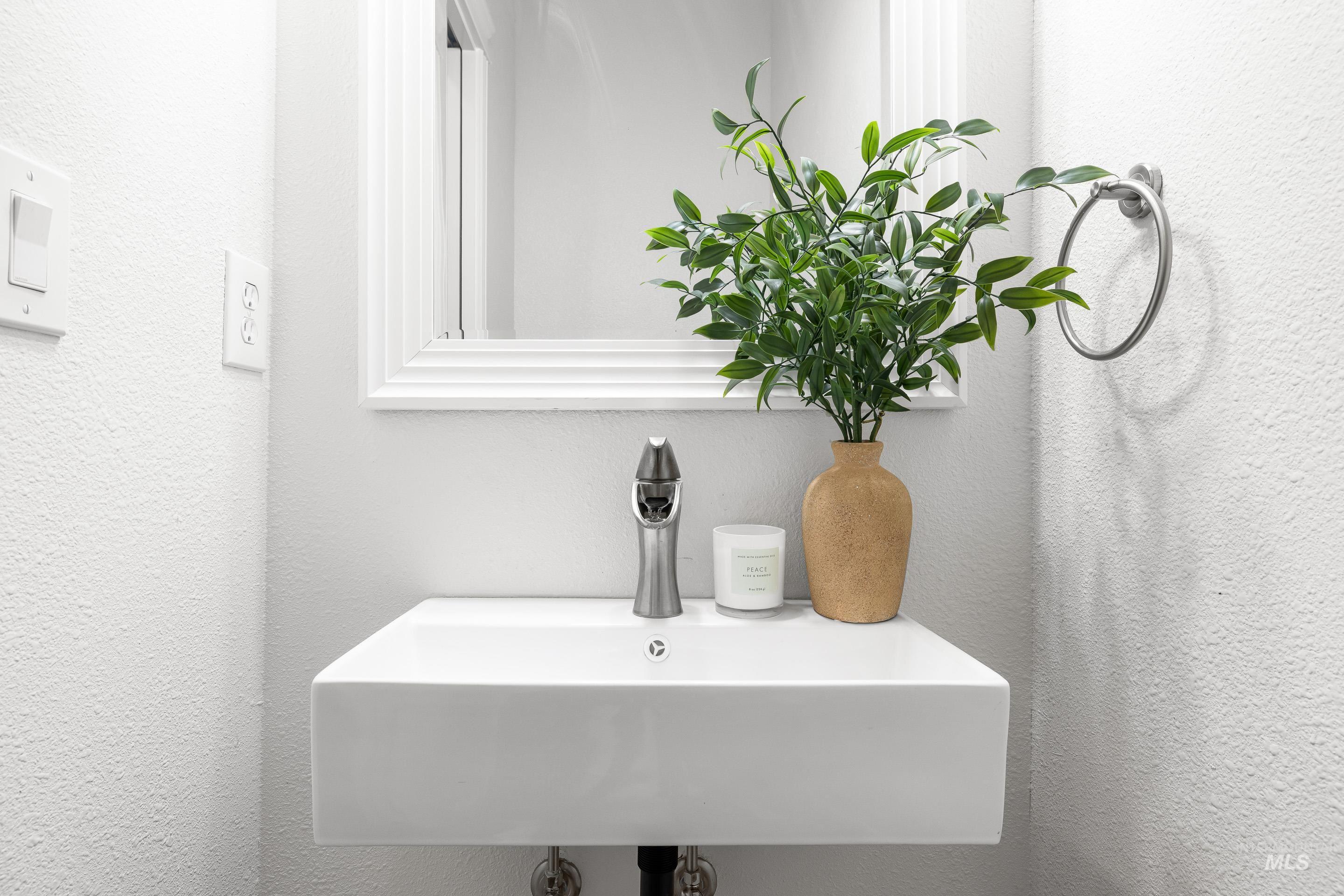 1197 North Cove Colony Way Eagle, ID 83616 - Photo 36 of 50 Bathroom view of a textured wall