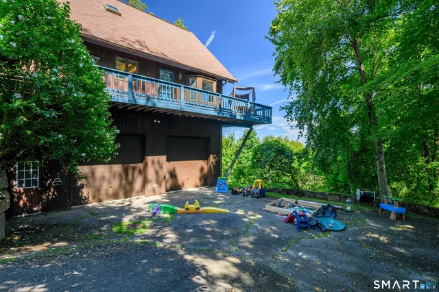 $700,000 | 3 Spring Wood Lane, New Fairfield, CT 06812