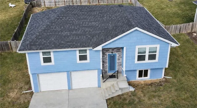 $330,000 | 2228 Chanticleer Street, Excelsior Springs, MO 64024