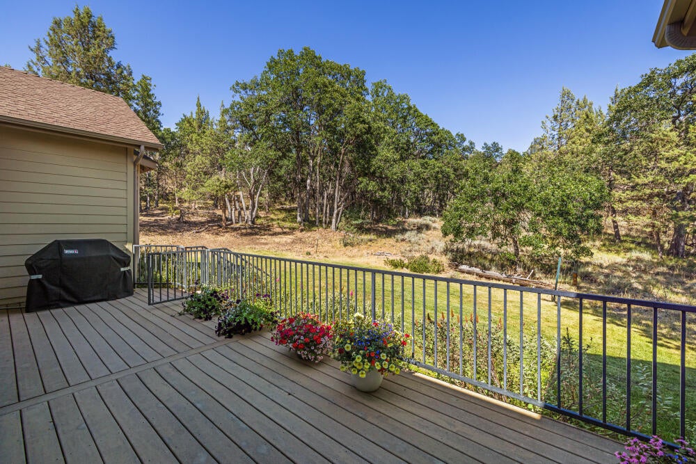 9507 Kestrel Road Klamath Falls, OR 97601 - Photo 38 of 47 9057KestrelRd-24