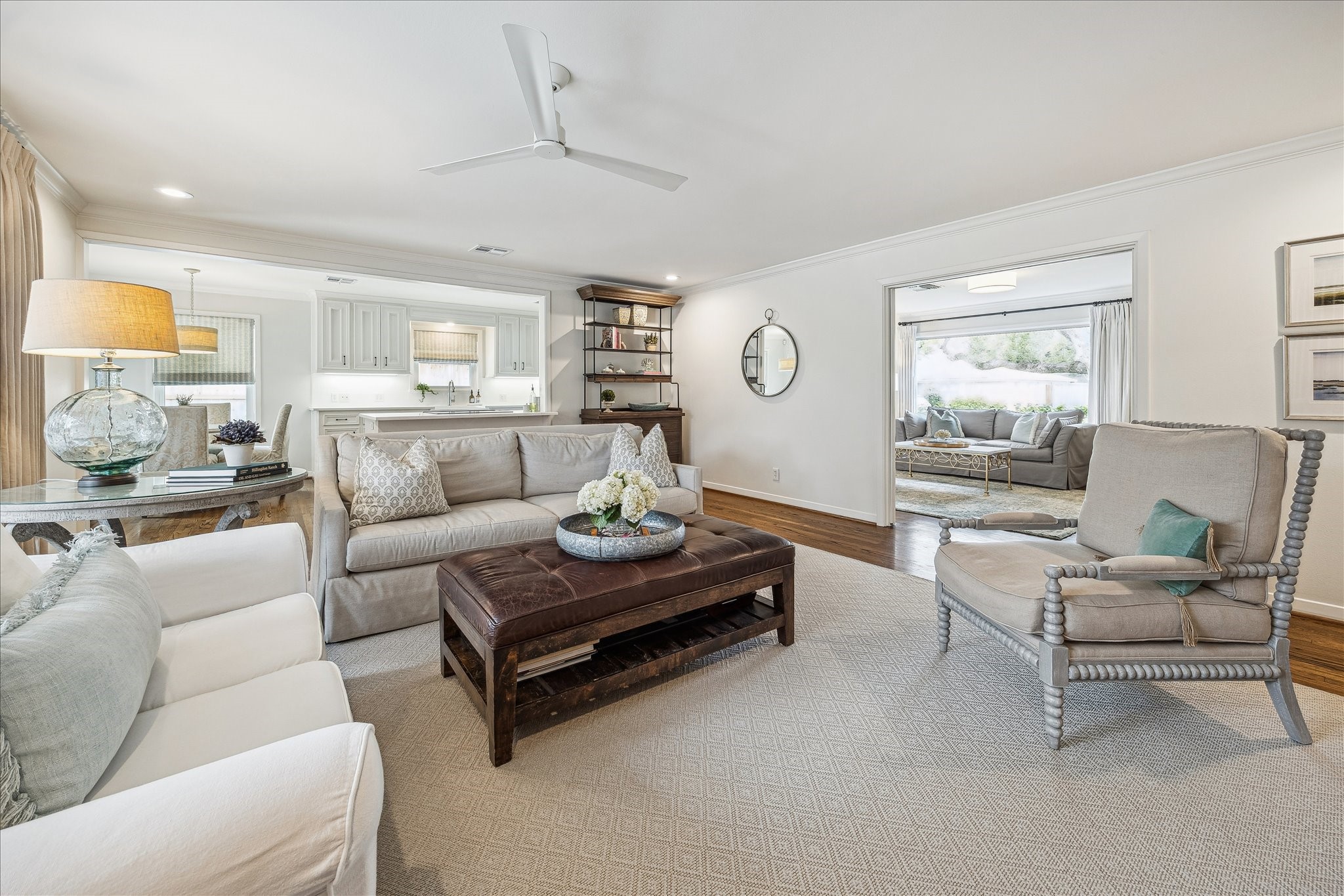 5655 Overbrook Lane Houston, TX 77056 - Photo 36 of 36 This home has a wonderfully open floorplan while still preserving each spaces own functionality.