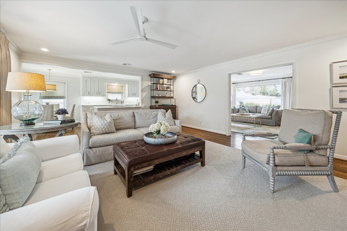 5655 Overbrook Lane Houston, TX 77056 - Photo 36 of 36 This home has a wonderfully open floorplan while still preserving each spaces own functionality.