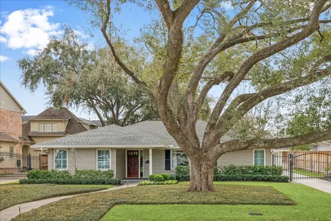 $995,000 | 5655 Overbrook Lane, Houston, TX 77056