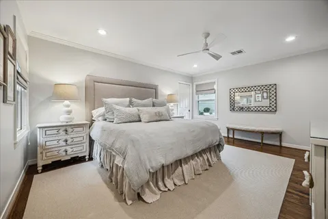 $995,000 | 5655 Overbrook Lane, Houston, TX 77056