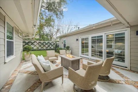 $995,000 | 5655 Overbrook Lane, Houston, TX 77056