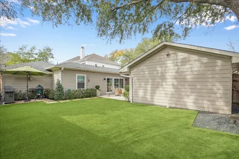 $995,000 | 5655 Overbrook Lane, Houston, TX 77056