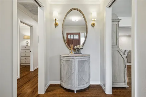 $995,000 | 5655 Overbrook Lane, Houston, TX 77056